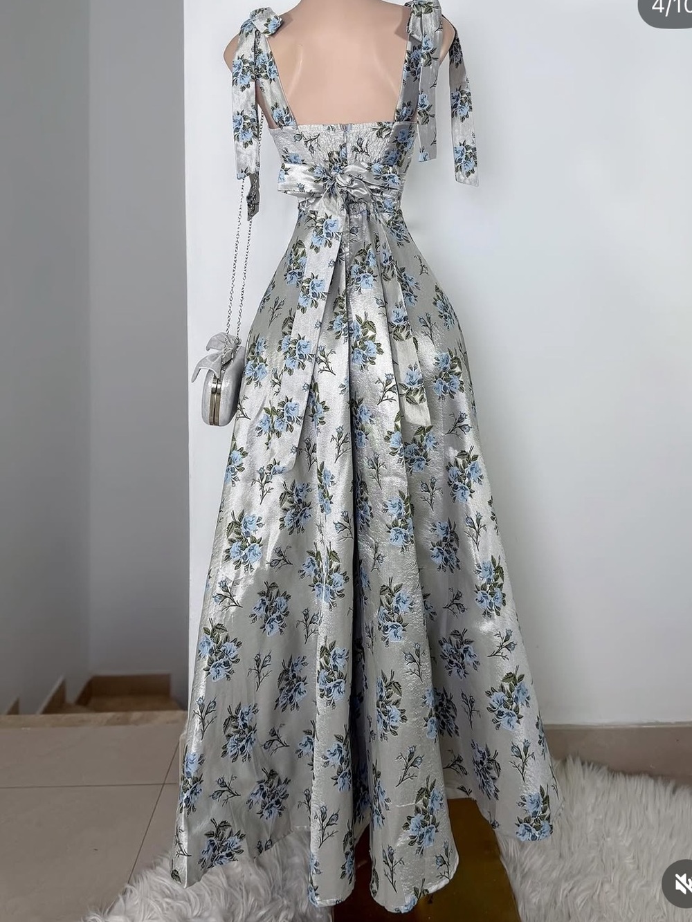 Jackie Jacquard Floral Sweetheart Midi Dress - Picture 4 of 8